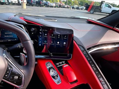 Used 2024 Chevrolet Corvette Stingray Preferred Conv w/ Z51 Performance Package RWD image 16