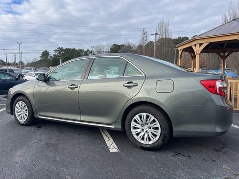 Used 2012 Toyota Camry LE image 8