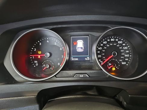 Used 2020 Volkswagen Tiguan SE image 18
