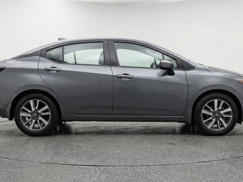 Used 2025 Nissan Versa SV image 11