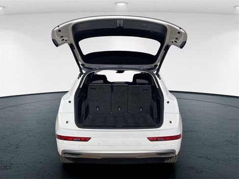 Used 2020 Audi Q5 2.0T Premium w/ Convenience Package image 14