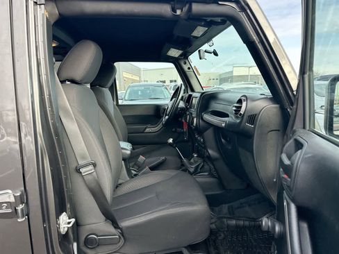 Used 2017 Jeep Wrangler Unlimited Sport image 26