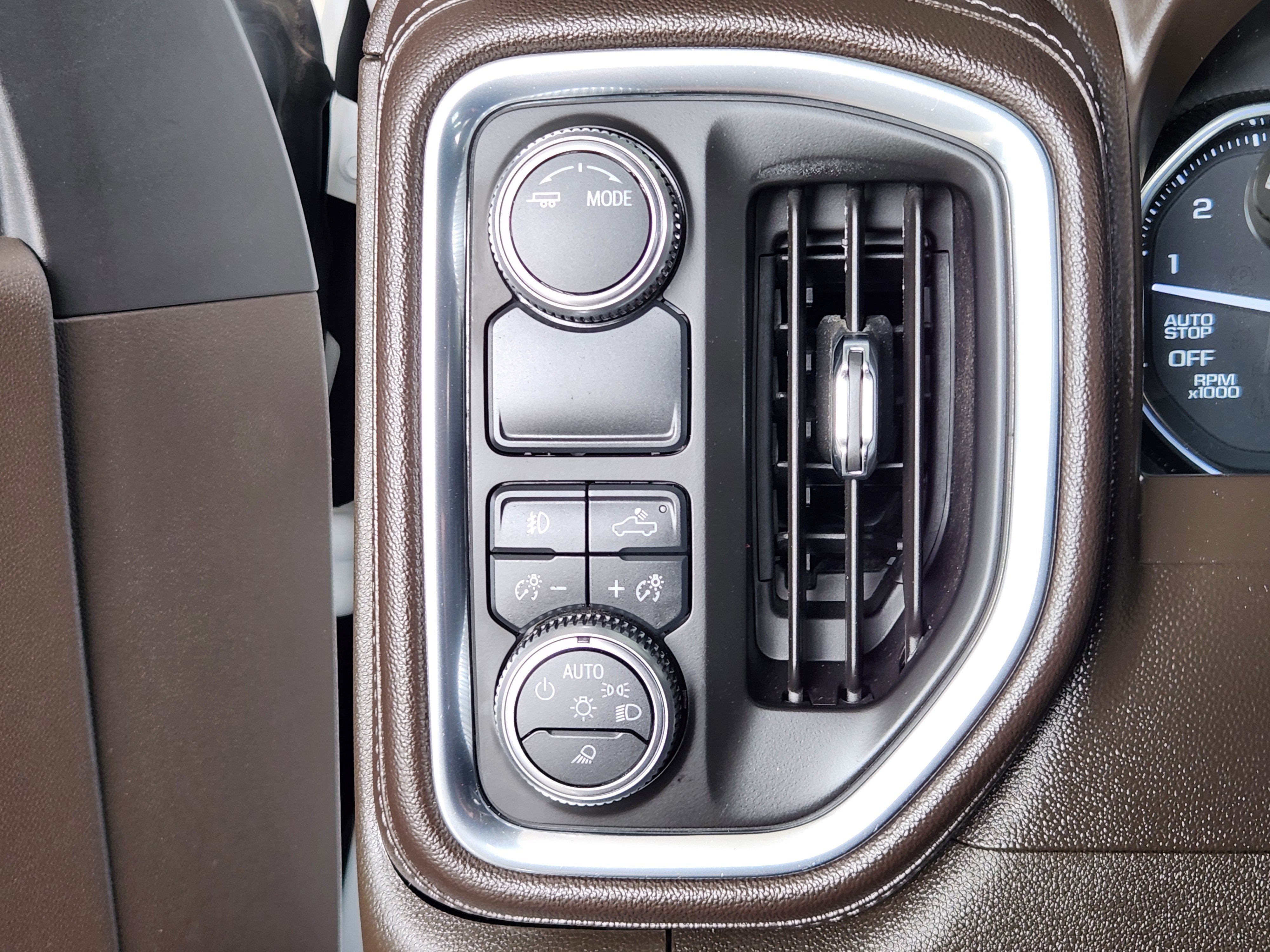 Used 2020 GMC Sierra 1500 SLT RWD image 21