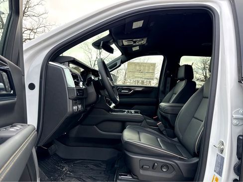 New 2026 GMC Yukon XL Elevation w/ LPO, Get Active Package AWD/4WD image 9