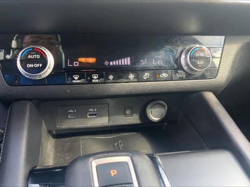 Used 2022 Mitsubishi Outlander SE AWD/4WD image 38