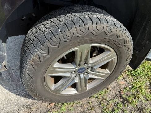 Used 2018 Ford F150 XLT w/ Equipment Group 302A Luxury AWD/4WD image 8