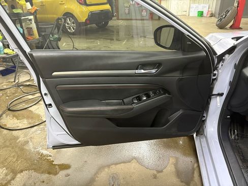 Used 2023 Nissan Altima 2.5 SR image 9