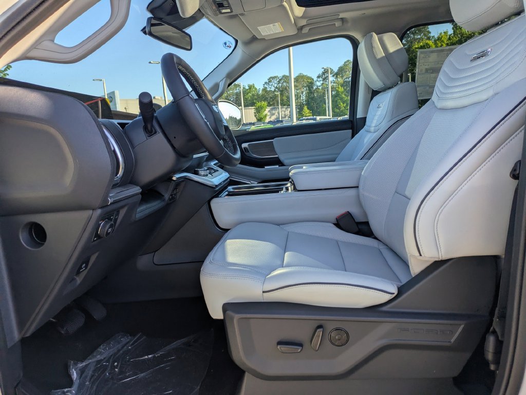 New 2026 Ford Expedition Max Platinum w/ Platinum Ultimate Package AWD/4WD image 16