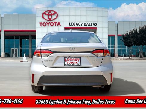 Used 2024 Toyota Corolla LE FWD image 8