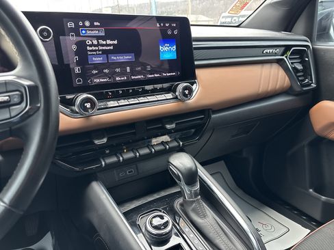 Used 2024 GMC Canyon AT4 w/ Technology Package image 15