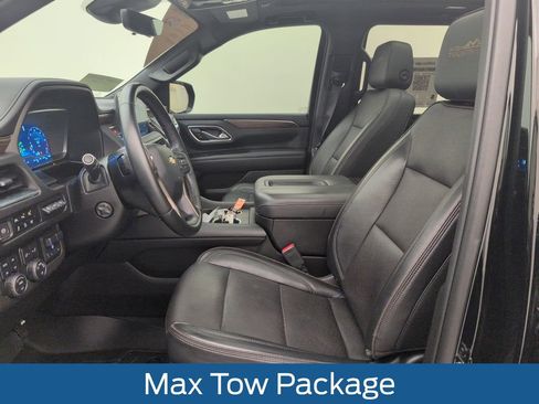 Used 2023 Chevrolet Suburban High Country AWD/4WD image 4