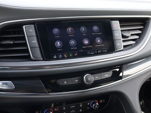 Used 2024 Buick Enclave Premium image 21