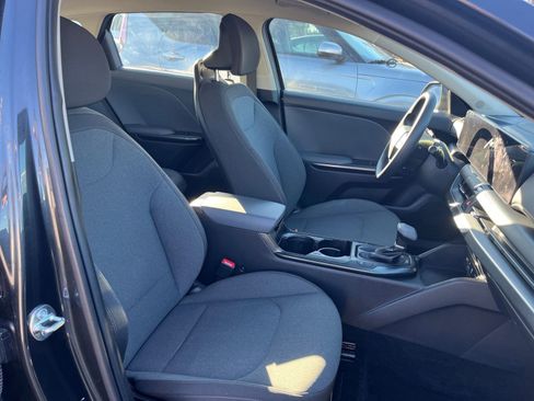 Used 2025 Kia K4 LXS image 35