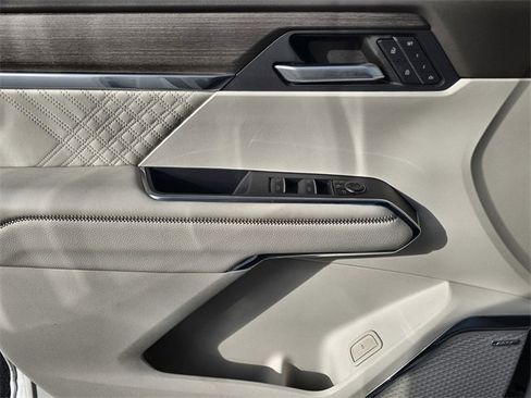 Used 2024 GMC Acadia Denali w/ Super Cruise Package image 19