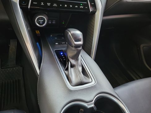 Certified 2023 Toyota Venza Nightshade image 23