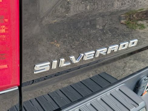 Used 2025 Chevrolet Silverado 1500 LT RWD image 9