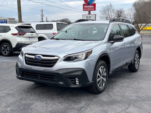 Used 2022 Subaru Outback image 1