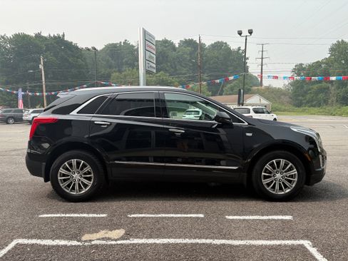 Used 2017 Cadillac XT5 Luxury w/ Driver Awareness Package AWD/4WD image 6