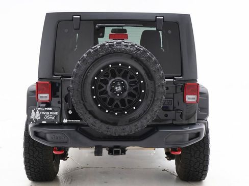 Used 2017 Jeep Wrangler Unlimited Rubicon image 8