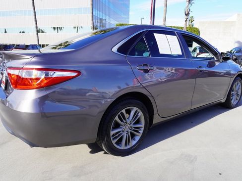 Used 2016 Toyota Camry SE image 7