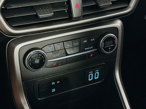 Used 2020 Ford EcoSport SE w/ SE Convenience Package image 24