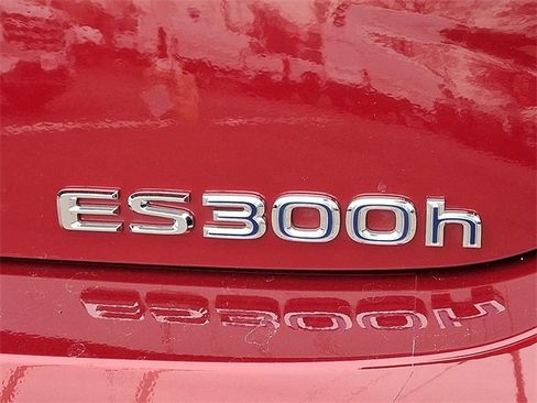 Used 2022 Lexus ES 300h Ultra Luxury w/ Accessory Package 2 image 30