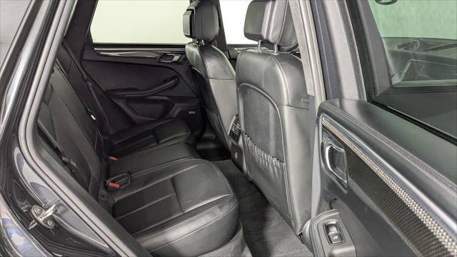 Used 2017 Porsche Macan Turbo AWD/4WD image 15