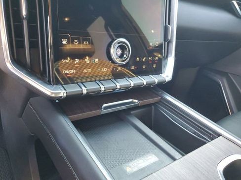Used 2025 GMC Acadia Denali w/ Super Cruise Package FWD image 22