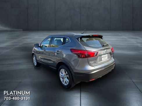 Used 2018 Nissan Rogue Sport SV w/ SV Technology Package image 8