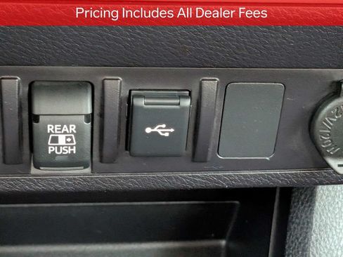 Certified 2022 Toyota Tacoma SR5 AWD/4WD image 25