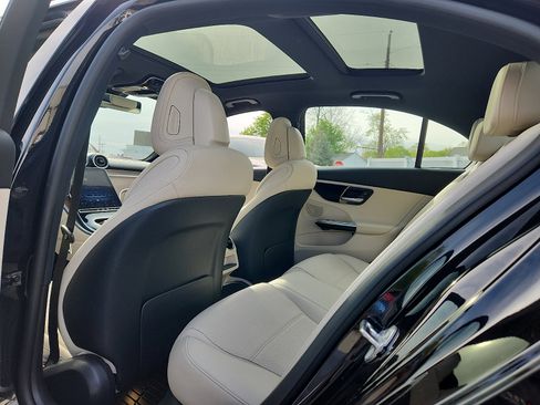 Used 2023 Mercedes-Benz C 300 4MATIC Sedan image 10