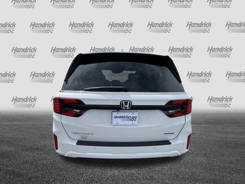 New 2026 Honda Odyssey Touring image 9