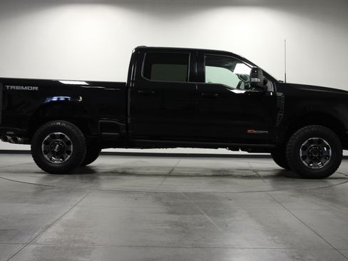 Used 2024 Ford F250 Lariat w/ Tremor Off-Road Package AWD/4WD image 3