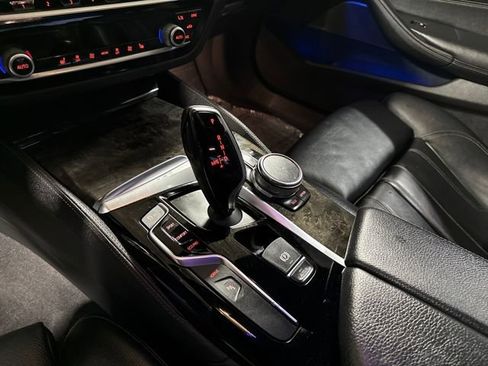 Used 2018 BMW 530e 530e iPerformance image 24