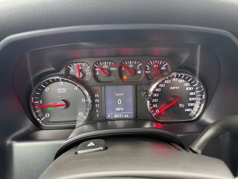 Used 2018 Chevrolet Silverado 2500 W/T w/ Snow Plow Prep Package AWD/4WD image 9
