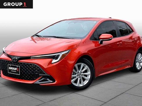 Used 2025 Toyota Corolla SE image 1