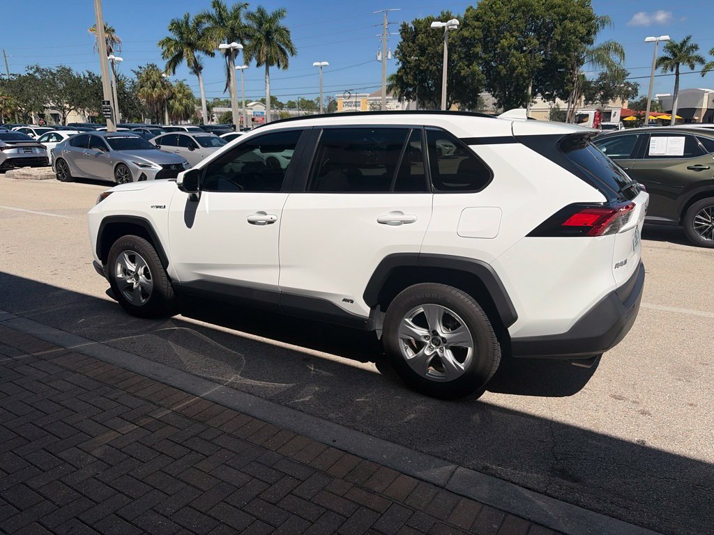 Used 2021 Toyota RAV4 XLE w/ Convenience Package AWD/4WD image 6
