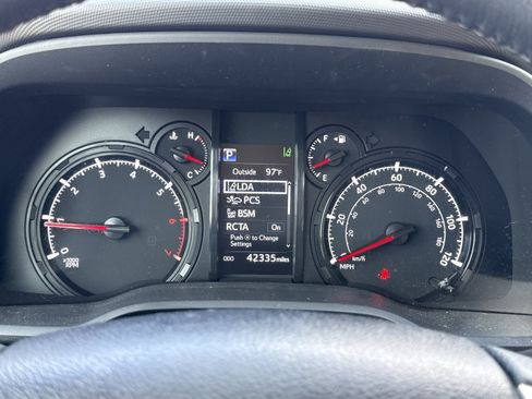 Used 2023 Toyota 4Runner SR5 Premium w/ Moonroof Package RWD image 21