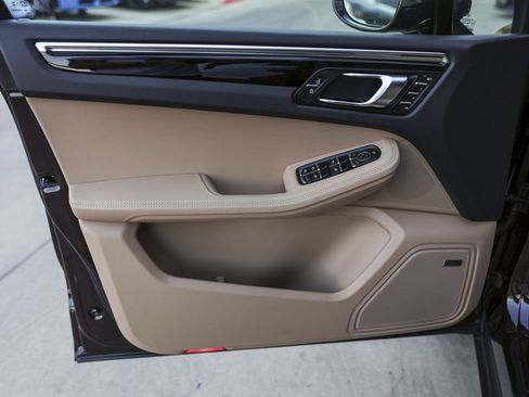 New 2026 Porsche Macan image 33