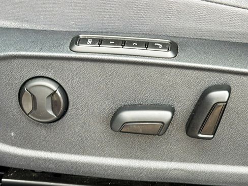 Used 2023 Volkswagen ID.4 Pro S image 25