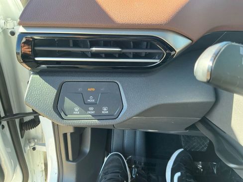 Used 2023 Volkswagen ID.4 Pro image 21