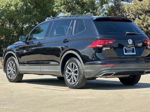 Used 2020 Volkswagen Tiguan SE w/ Panoramic Sunroof Package FWD image 3