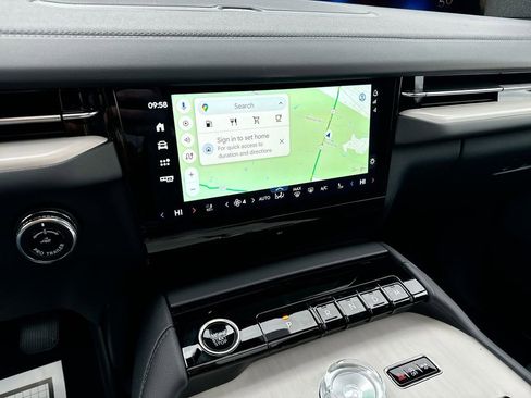 New 2025 Lincoln Navigator L Reserve w/ Jet Appearance Package image 17