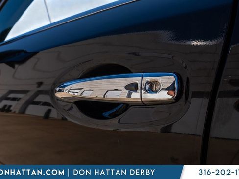 Used 2020 Nissan Rogue SV w/ Premium Package image 36