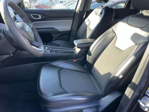 Used 2022 Jeep Compass Latitude image 6