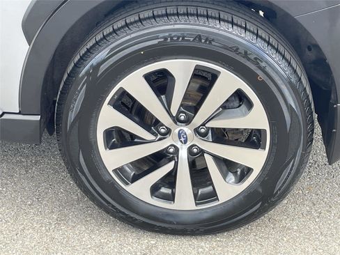 Used 2024 Subaru Outback Premium AWD/4WD image 11