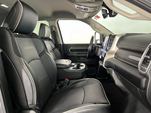 Used 2024 RAM 2500 Laramie image 31