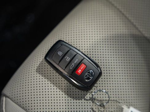 Used 2025 Toyota Grand Highlander AWD Hybrid image 51