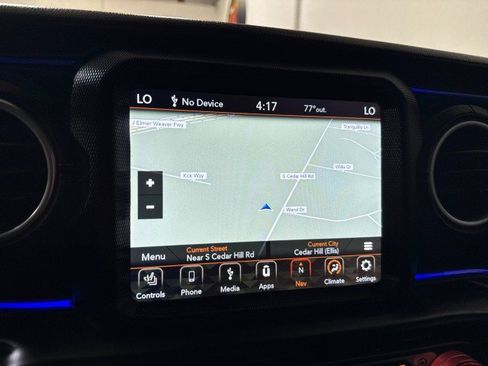 Used 2020 Jeep Gladiator Overland image 27