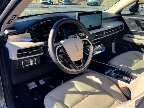 New 2026 Lincoln Corsair Premiere image 6